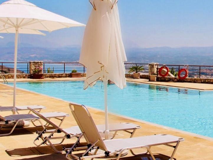 Grosses Haus Mit Traumhaftem Ausblick Apartment Georgioupoli Bagian luar foto