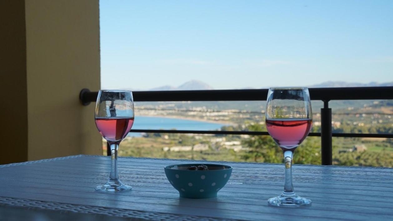 Grosses Haus Mit Traumhaftem Ausblick Apartment Georgioupoli Bagian luar foto