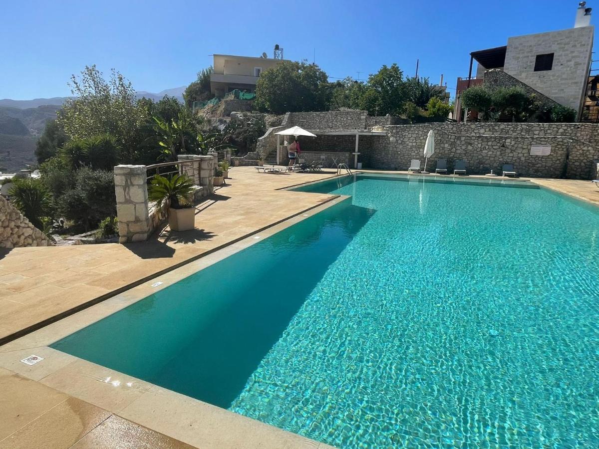 Grosses Haus Mit Traumhaftem Ausblick Apartment Georgioupoli Bagian luar foto