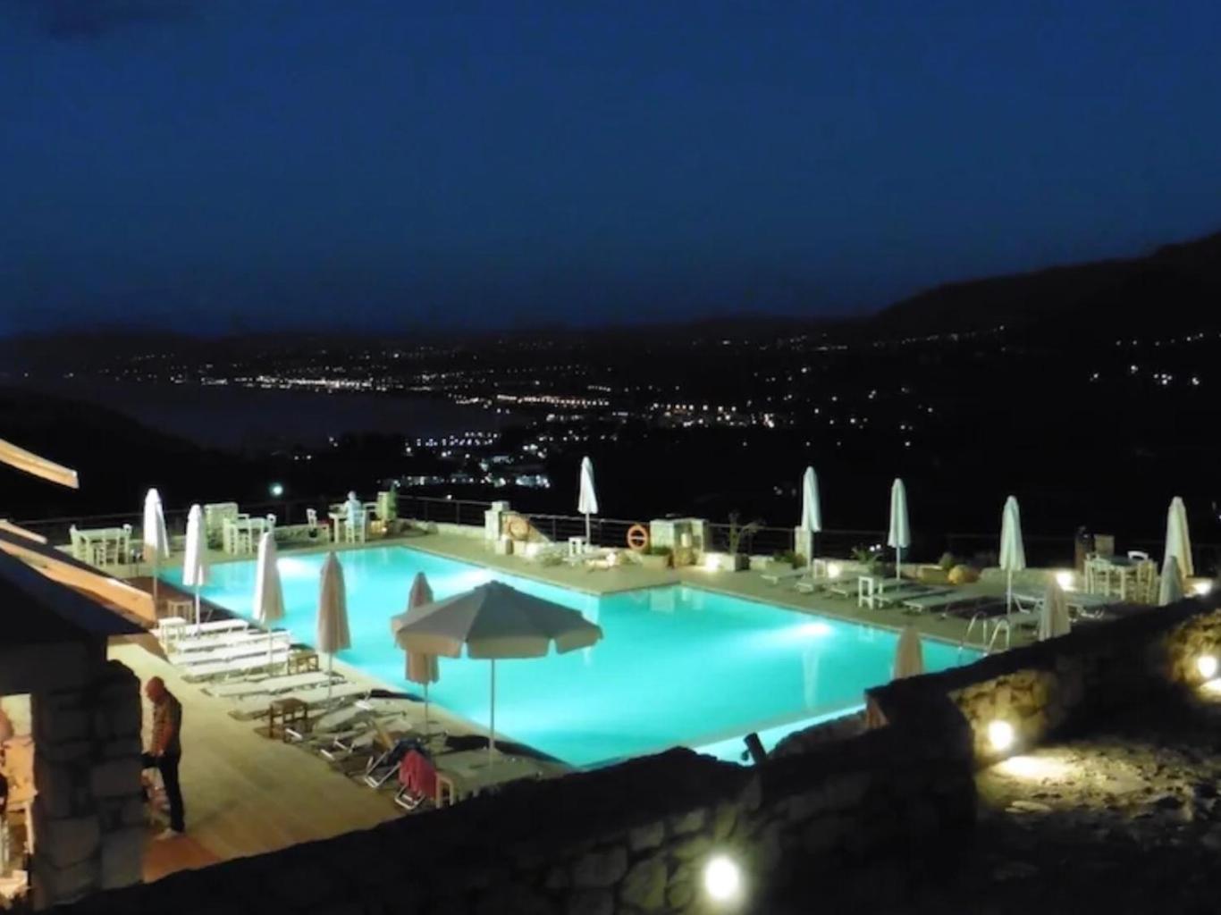 Grosses Haus Mit Traumhaftem Ausblick Apartment Georgioupoli Bagian luar foto